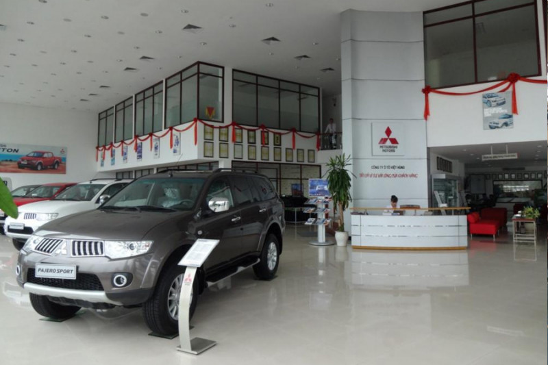 Khu vực trưng bày xe Mitsubishi