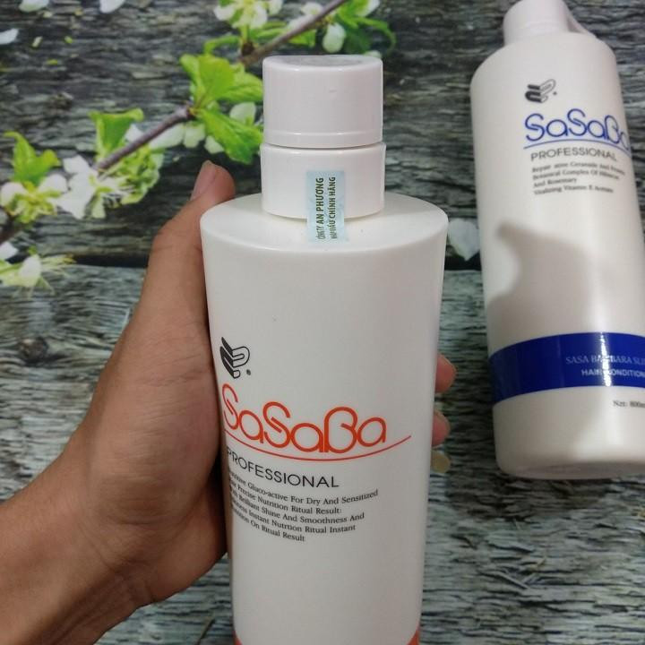 Sasaba có thành phần chủ yếu là muối biển, vitamin C, vitamin B5, tinh chất, khoáng chất, giúp tóc luôn khỏe mạnh.