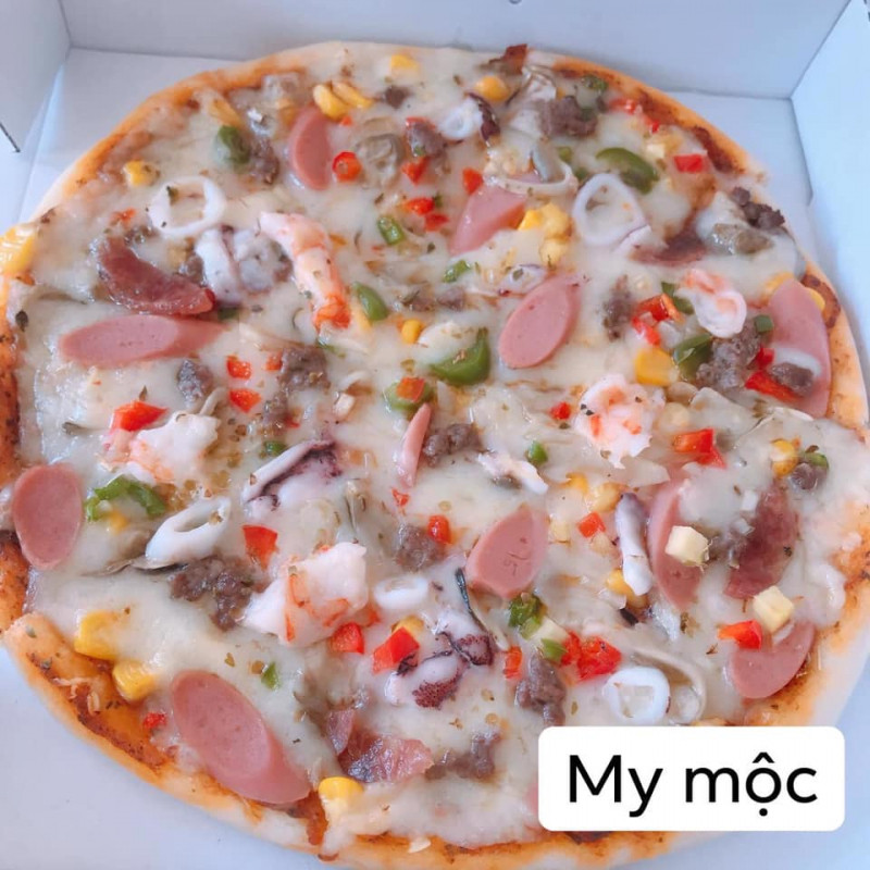 Chiếc pizza đầy đặn ngập trong sốt phô mai của My Mộc