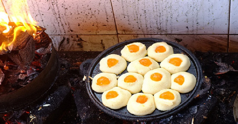 Hương vị của bánh bông lan trứng muối ở Tùng Linh bakery rất đặc biệt