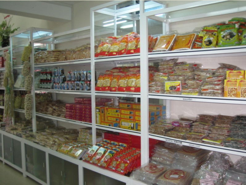 Một số mặt hàng tiêu biểu tại siêu thị đặc sản Thu Bồn.