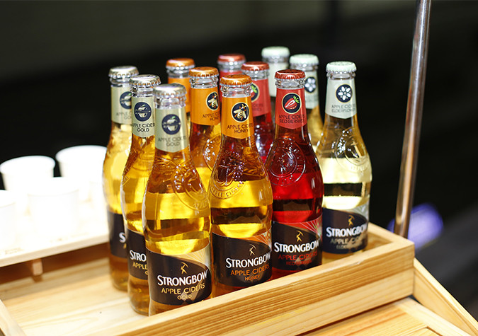 Bia táo mật ong Strongbow