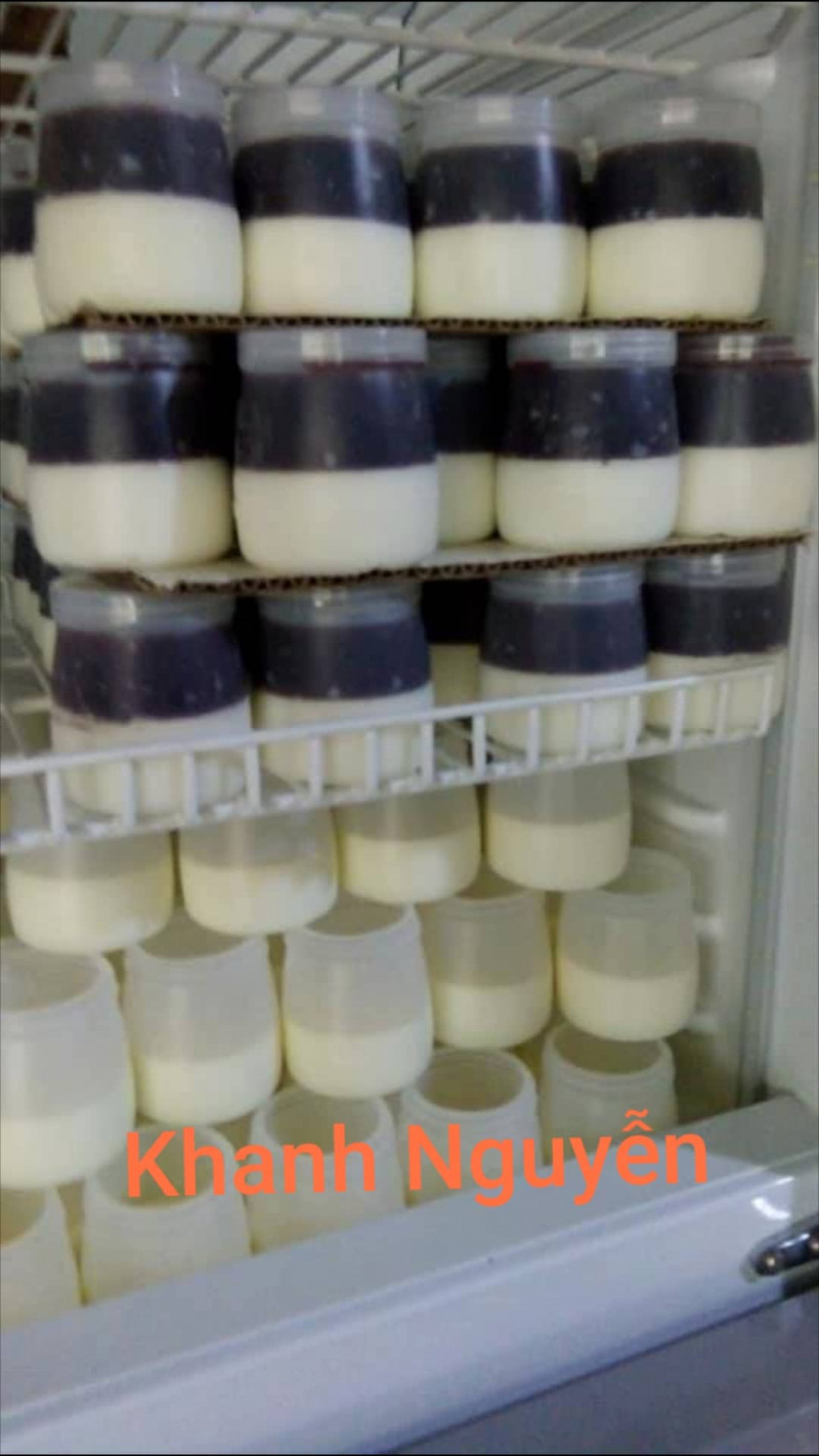 Sữa chua nếp cẩm luôn có sẵn tại Khanh Nguyễn