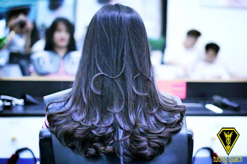 Học viện Hair Salon Tường Quách