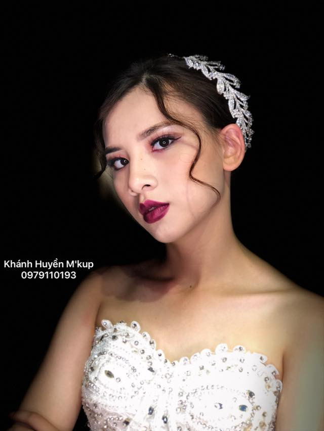 Khánh Huyền Makeup Artist & Bridal