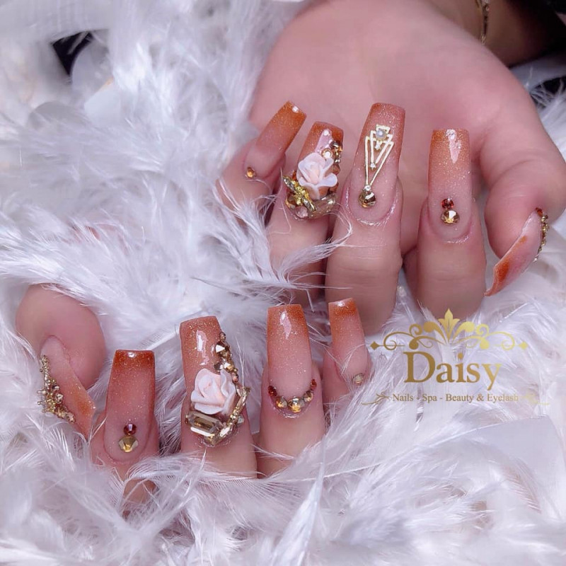 Daisy Nails