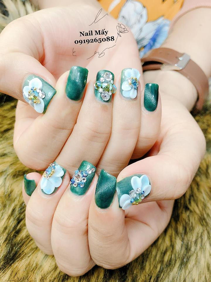 Nail Mấy