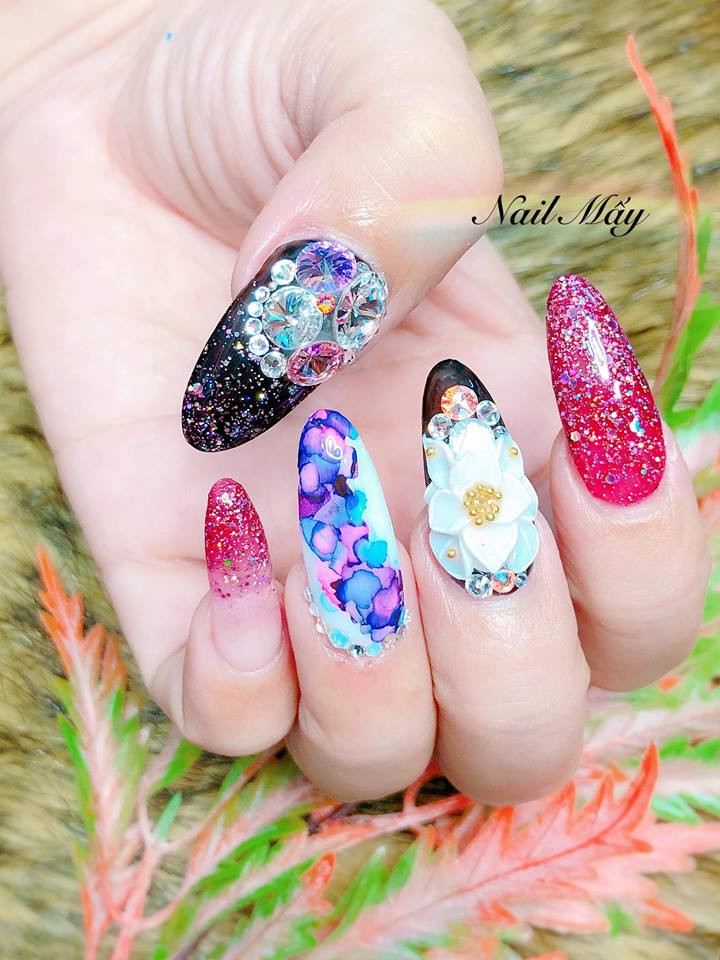 Nail Mấy