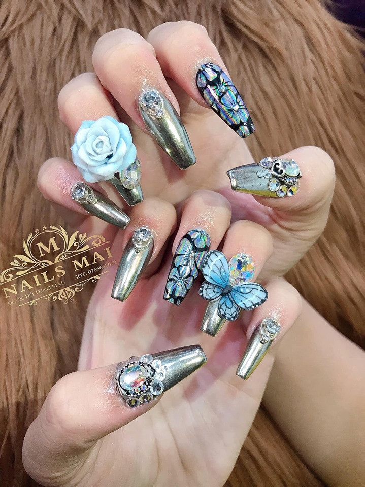 Nails Mai