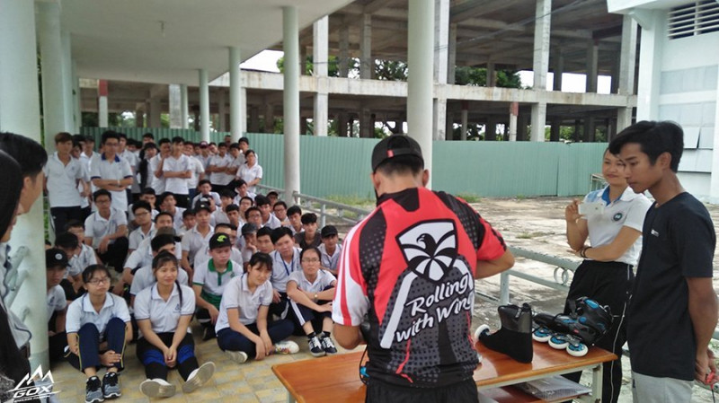 Ban giảng huấn GOX Academy cùng sinh viên trường DH CNTT - ĐHQG TP.HCM