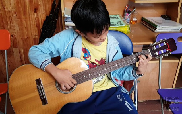 Lớp guitar Thầy Sơn