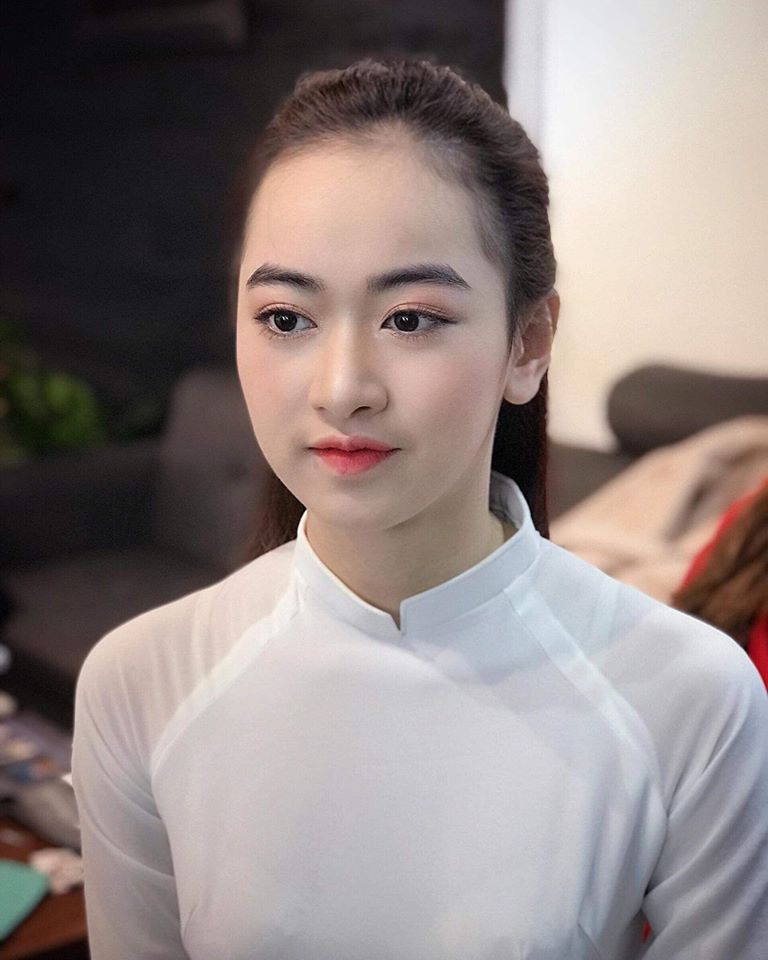 Make up kỷ yếu