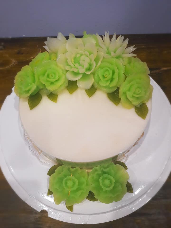 Bánh sinh nhật rau câu tại Dcake với thiết kế đơn giản nhưng không kém phần tinh tế