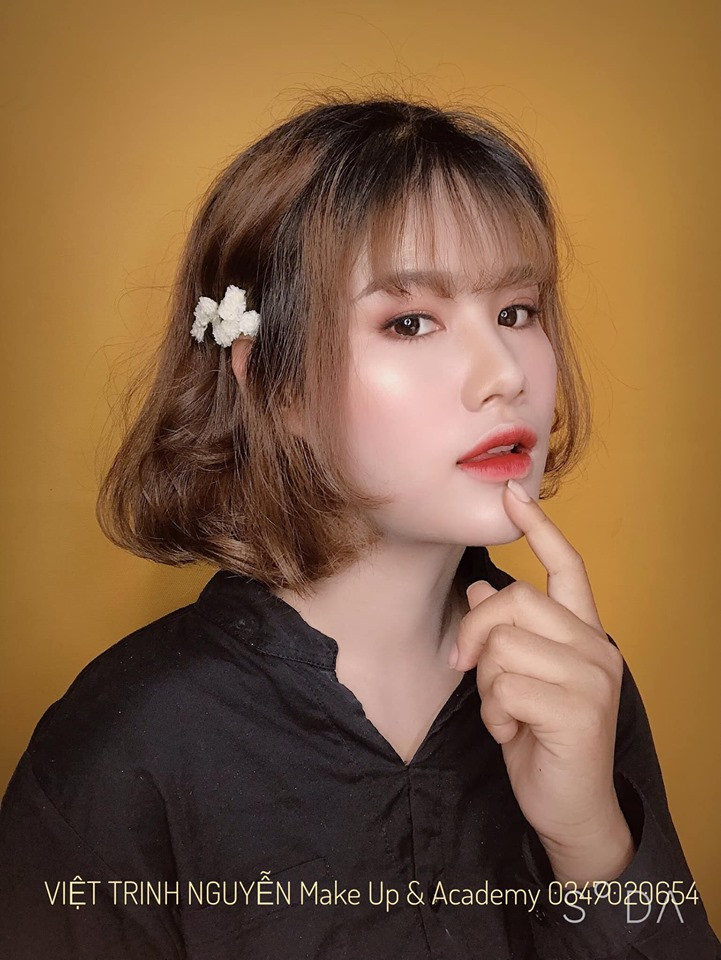 Việt Trinh Nguyễn makeup