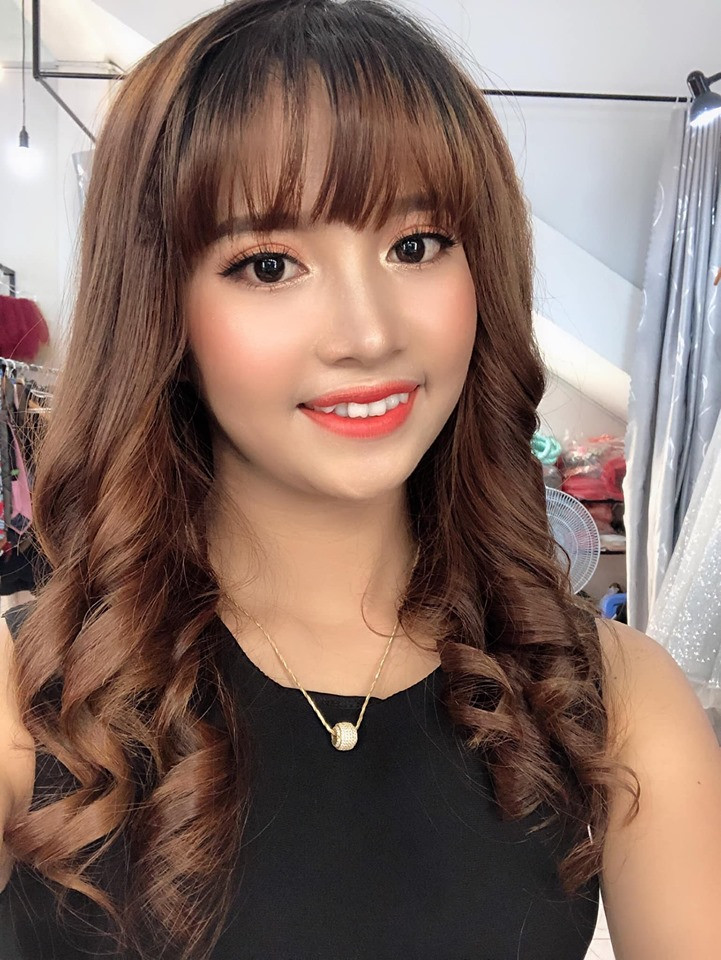 Trâm Huỳnh make up