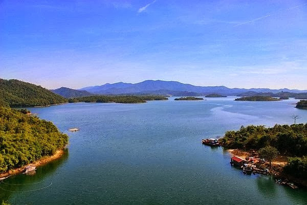 Hồ Nam Phương
