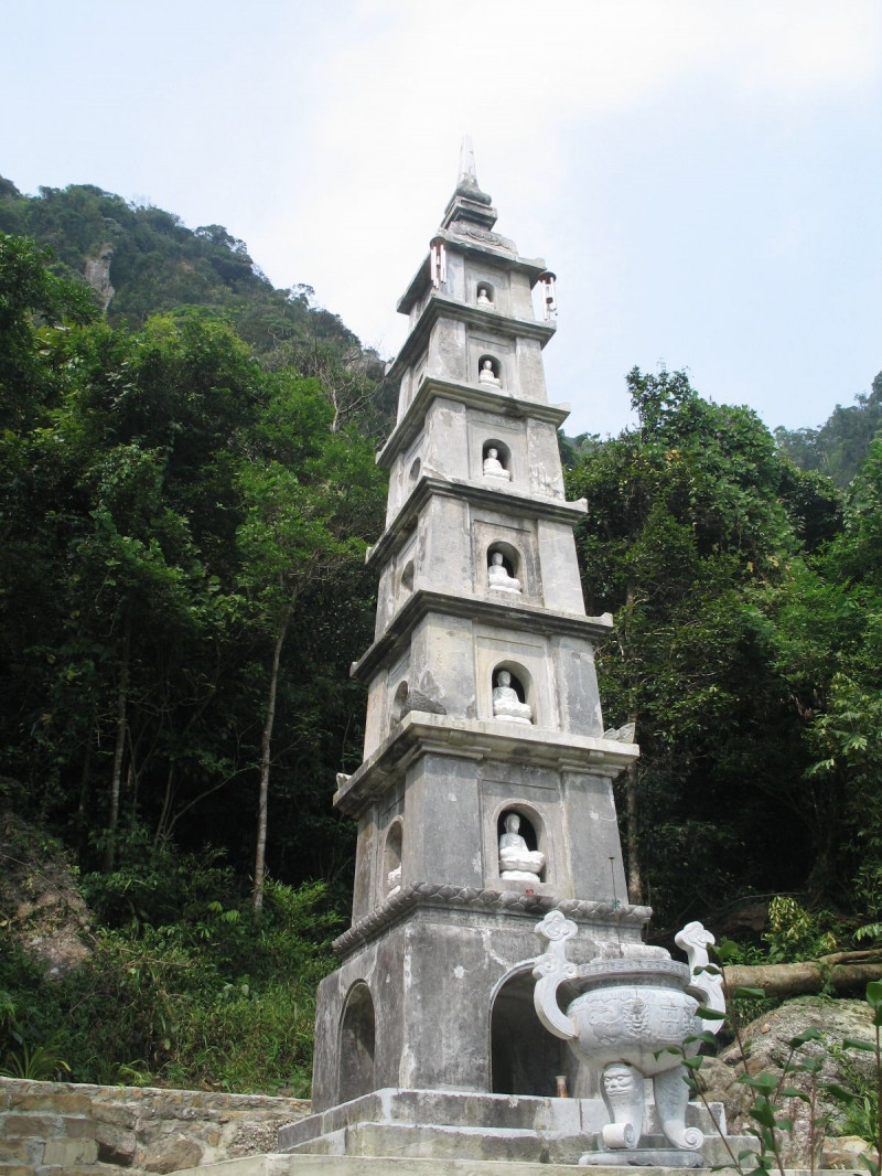 Tháp Bảy tầng được phục dựng tại chùa Hồ Thiên