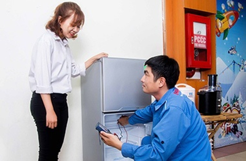 Lựa chọn dịch vụ sửa chữa tủ lạnh tại nhà cùng TRUNG TÂM SỬA CHỮA ĐIỆN TỬ NGUYỄN KIM, khách hàng sẽ được tư vấn tận tâm về nguyên nhân bệnh lý của thiết bị, cho tới việc đưa ra các giải pháp khắc phục.