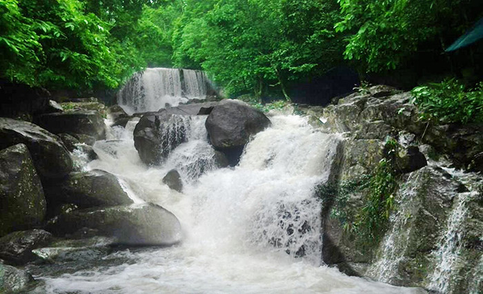 Khu du lịch Suối Tiên