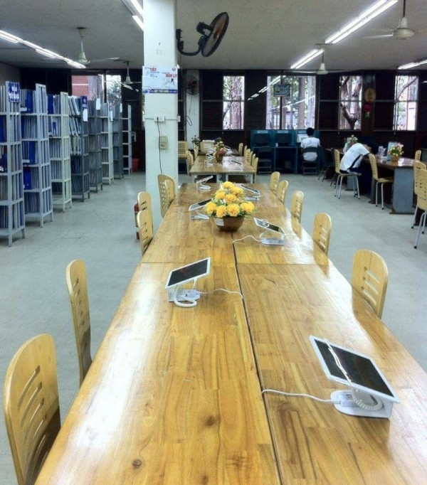 Phòng đọc hiện đại tại Sư phạm kỹ thuật