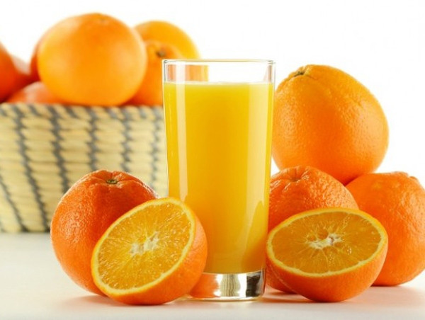 Theo quan niệm của các quốc gia phương Đông, uống nước cam vào ngày đầu năm mới sẽ mang lại nhiều năng lượng và tài lộc