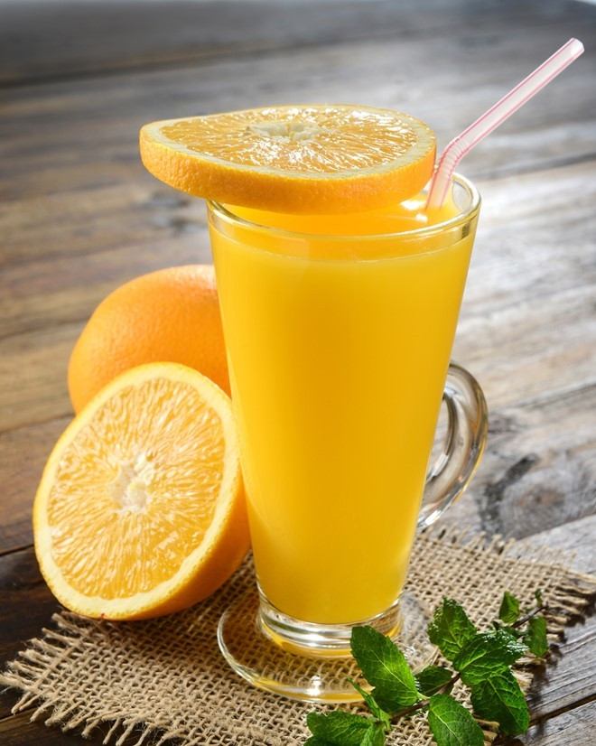 Nước cam hay chanh muối bổ sung vitamin và giải rượu hiệu quả