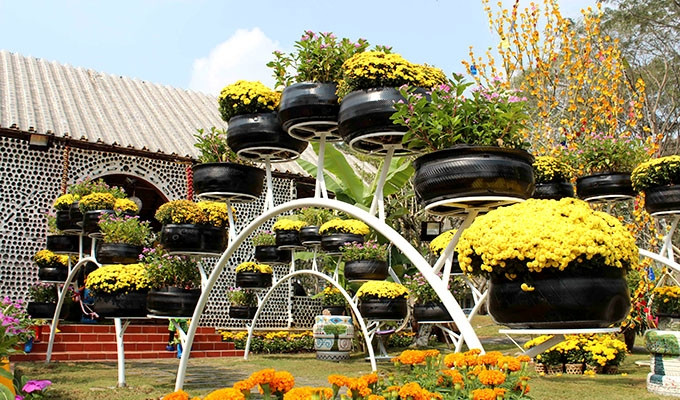 Một góc trưng bày của công viên Lê Văn Tám