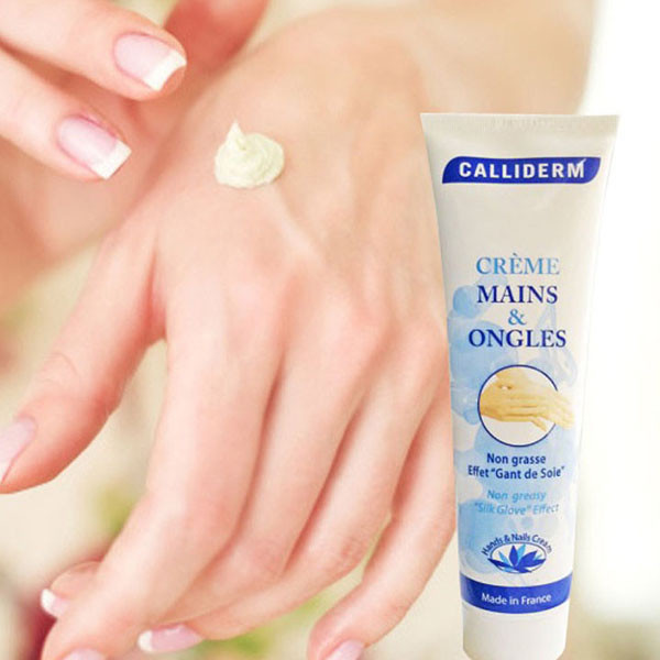 Kem dưỡng da tay và móng tay Calliderm Crème Mains & Ongles giúp dưỡng ẩm, làm mềm da tay, nuôi dưỡng đôi tay bạn khỏe mạnh hơn hằng ngày.﻿