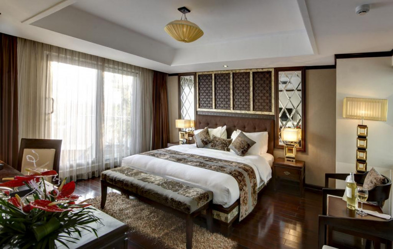 Khách Sạn Golden Lotus Luxury