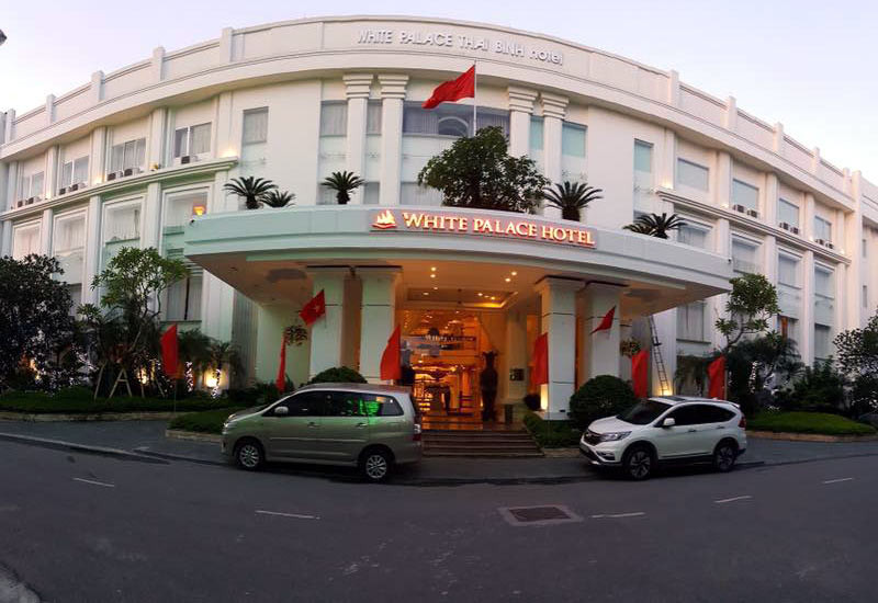 Mặt trước của Khách sạn White Palace Thái BÌnh