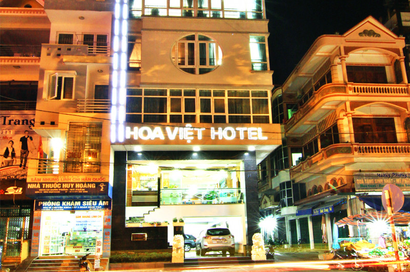 Khách sạn Hoa Việt khi về đêm