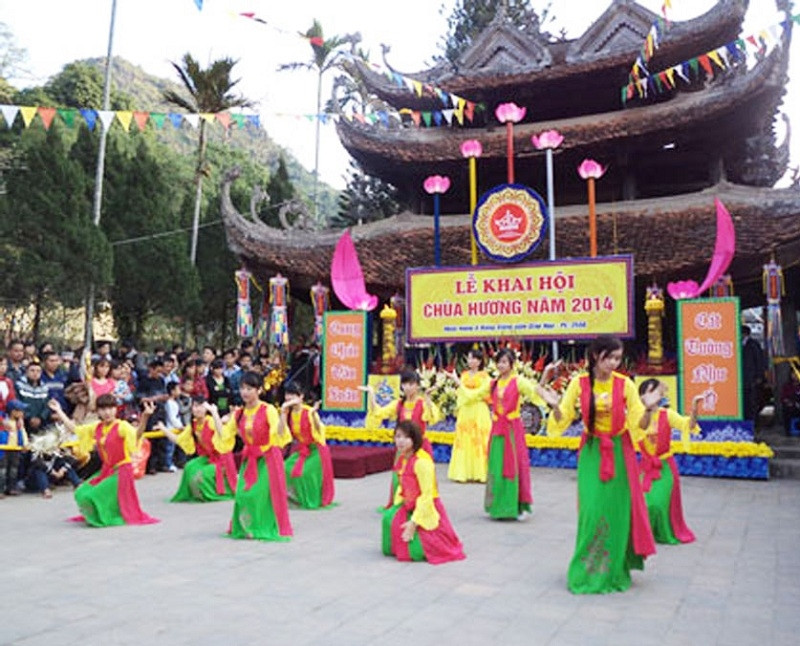 Lễ hội chùa Hương hay Trẩy hội chùa Hương là một lễ hội của Việt Nam, nằm ở Mỹ Đức-Hà Nội.