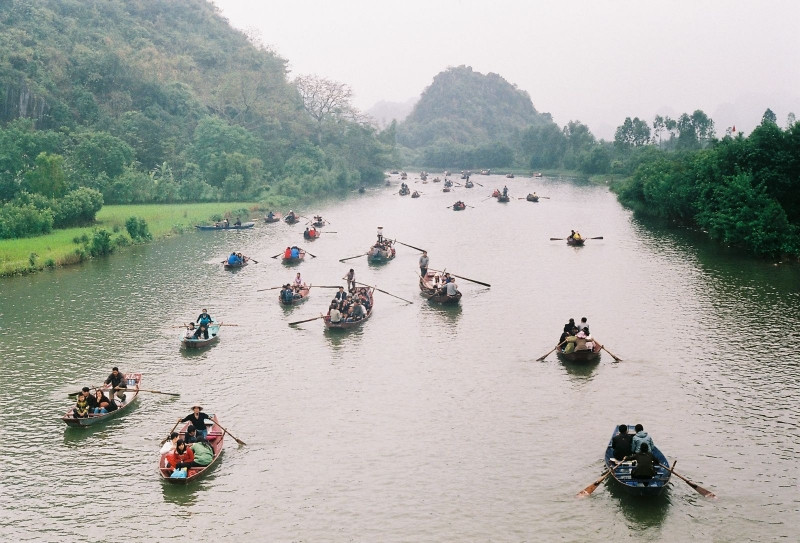 Chèo đò trên sông Hương