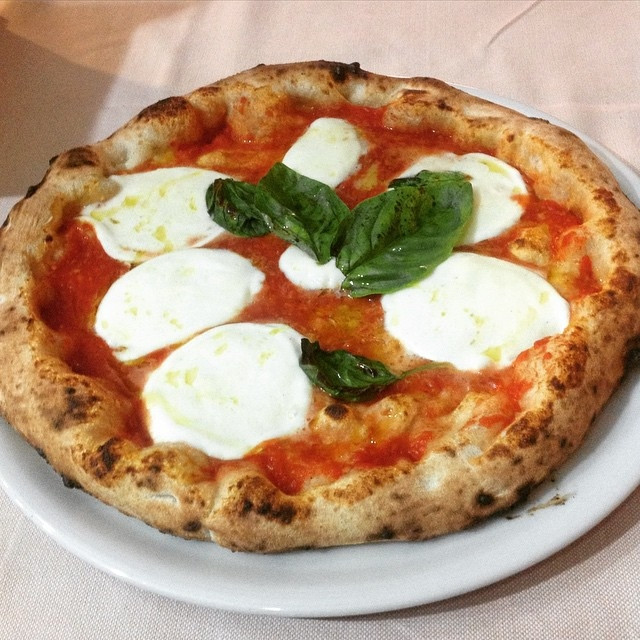 Chính người Italia cũng có nhiều biến thể từ Pizza truyền thống.
