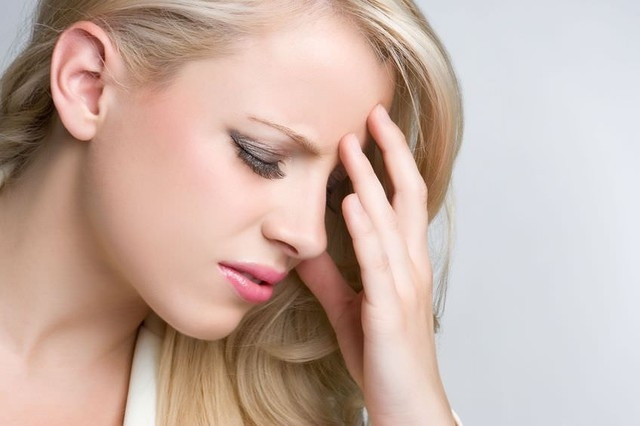 Đau đầu mãn tính là hiện tượng đau đầu kéo dài