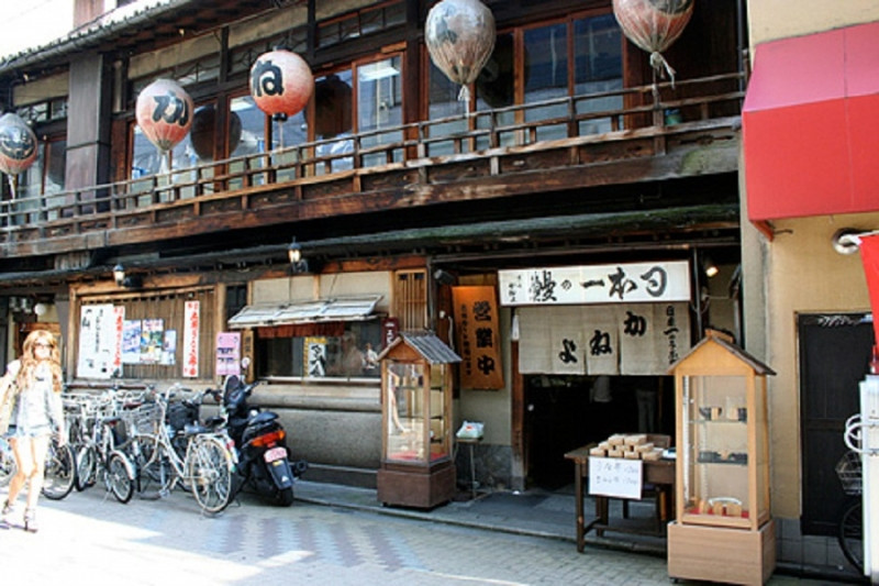 Nhà hàng chuyên cung cấp món lươn nướng truyền thống của Nhật