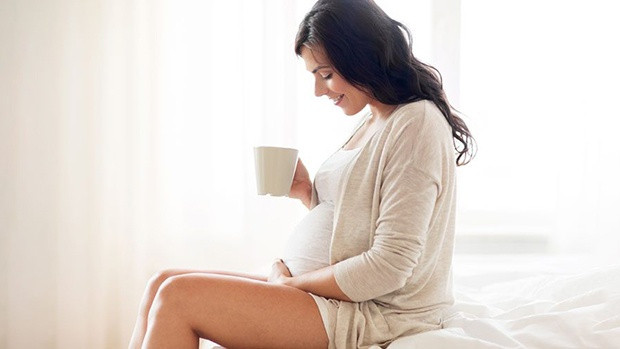 Sử dụng trà hoa cúc trong thời kỳ mang thai giúp các mẹ có tinh thần thoải mái, trẻ em khi sinh ra sẽ có tính cách ôn hoà, vui vẻ