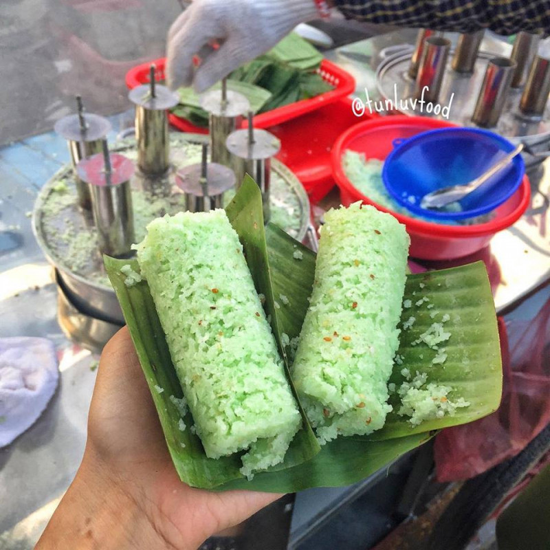 Bánh ống lá dứa của người Khmer ở Trà Vinh và Sóc Trăng nay đã trở thành món ăn vặt gây bão trên mạng xã hội.