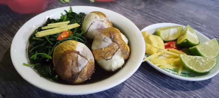 Trứng vịt lộn - Việt Nam