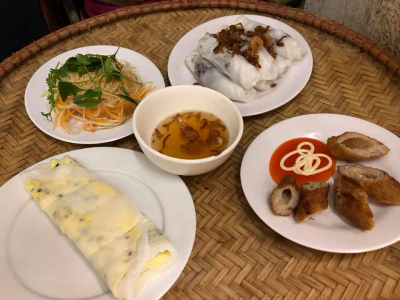 Bánh cuốn Bà Hanh