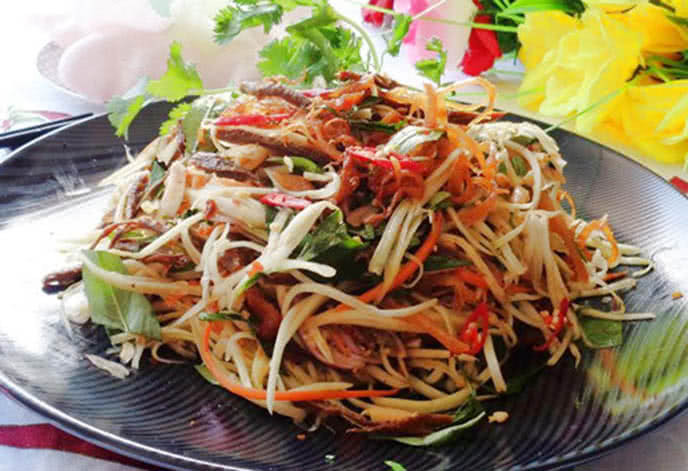 Nộm đu đủ bò khô