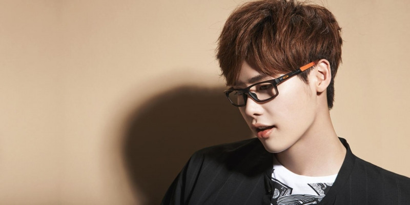 Lee Jong Suk đã bộ lộ rõ sự láu lỉnh , hài hước của mình