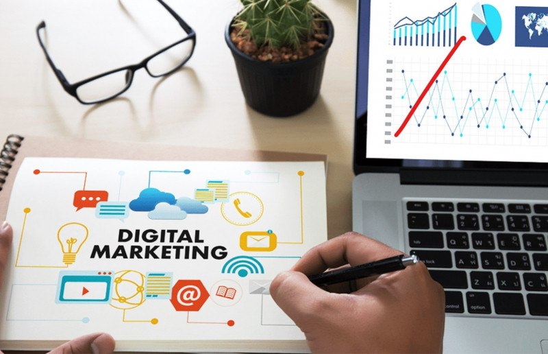 Digital Marketing là ngành hot đối với các bạn trẻ chuẩn bị tìm kiếm hướng đi cho mình trong tương lai