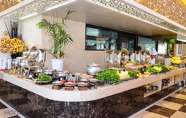 Royal Buffet được ví như thiên đường ăn uống với thực đơn cực kì phong phú