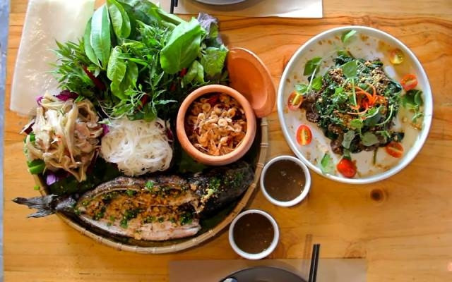 Món ăn dân dã của Việt Nam nhưng được chế biến hết sức độc tại Mộc Riêu Quán