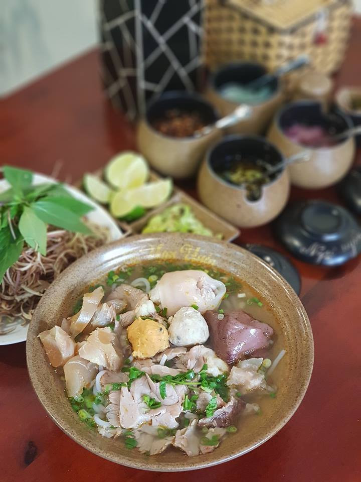 Bún bò Huế - Ngự Uyển