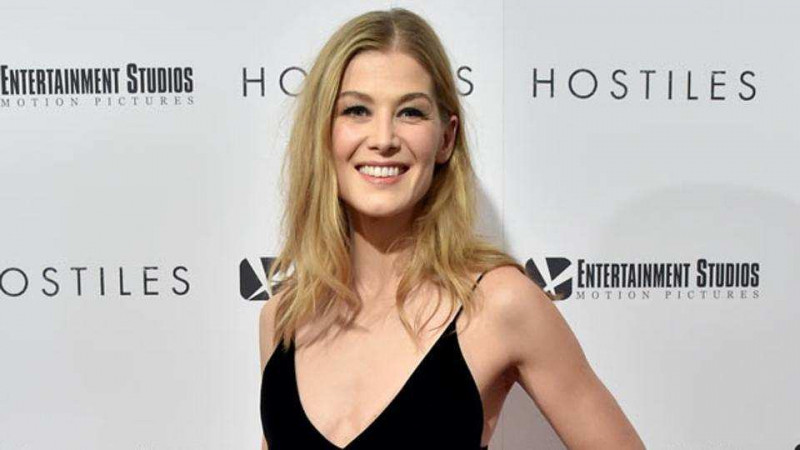 Rosamund Pike