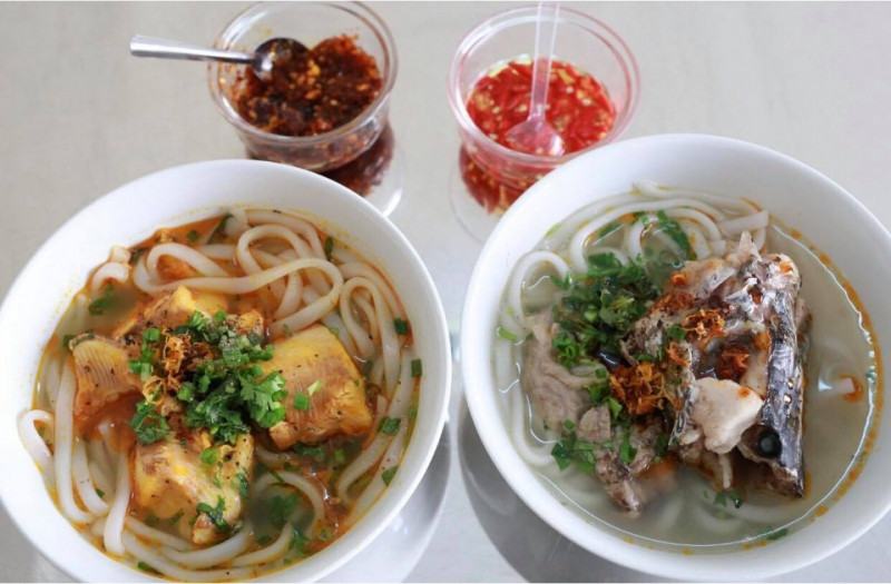 Bánh canh cá lóc Huế