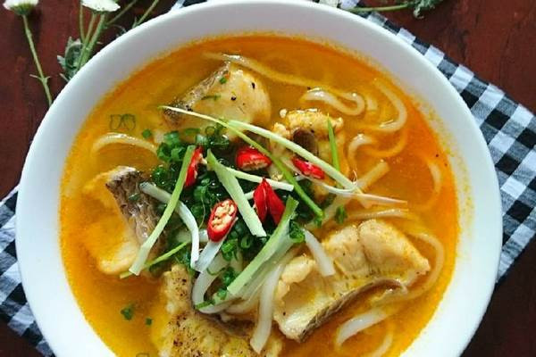 Bánh canh cá lóc Huế