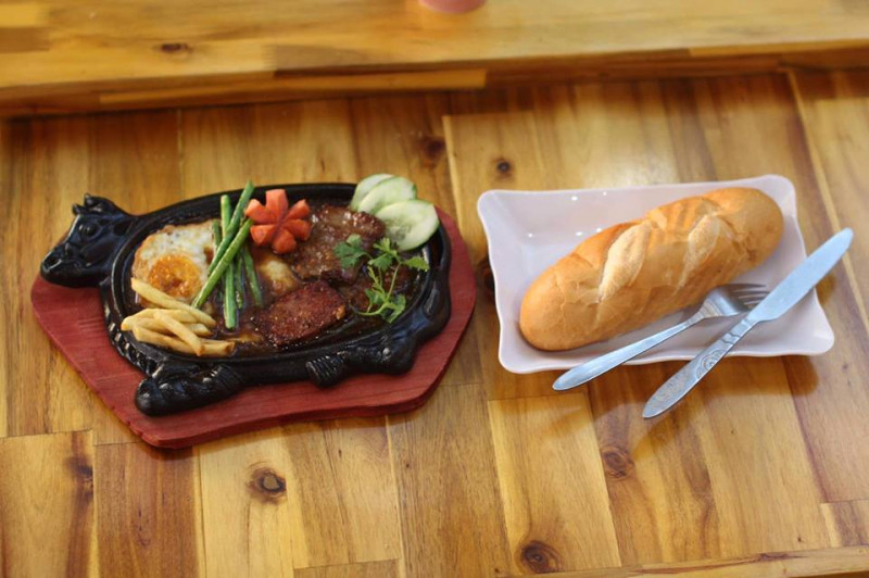 Suất bánh mì chảo của Pi House